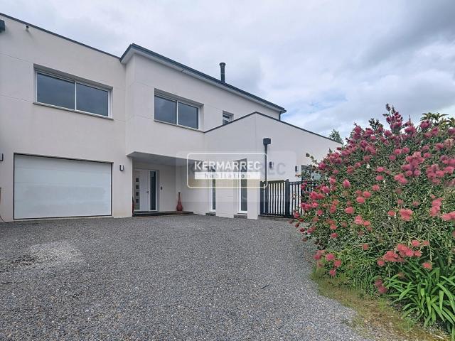 Maison 8 pièces 241 m²