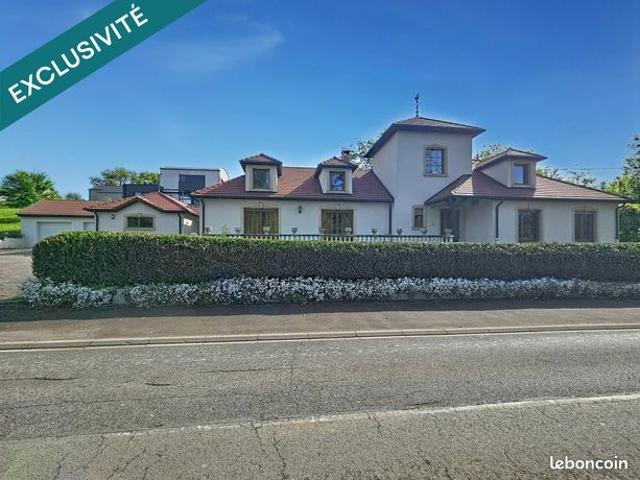 Maison 8 pièces 241 m²