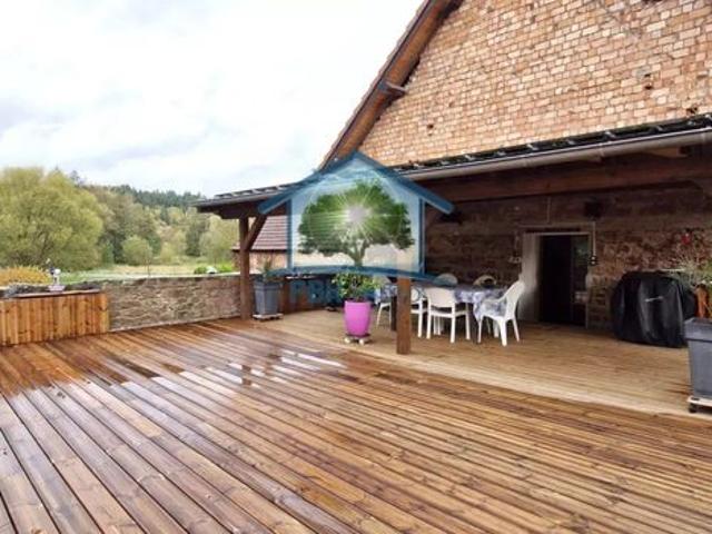 Maison 8 pièces 241 m²