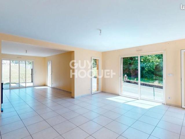 Maison 8 pièces 241 m²