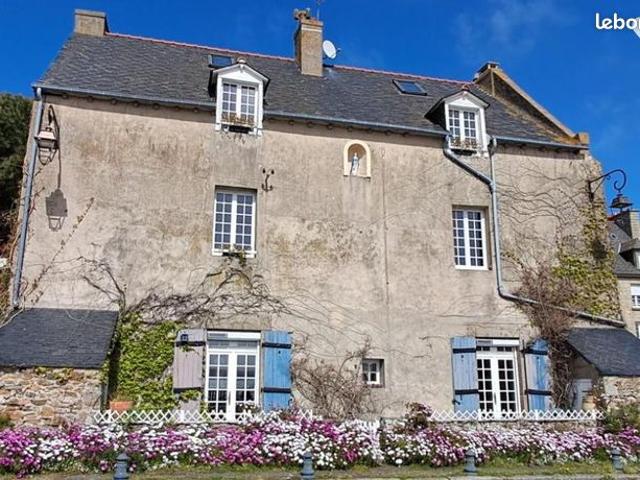 Maison 8 pièces 241 m²