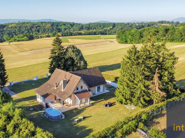 Maison 8 pièces 241 m²