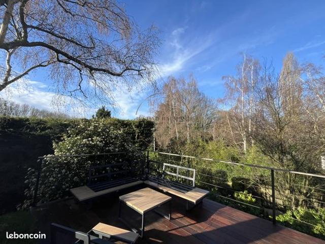 Maison 8 pièces 242 m²