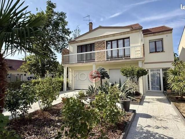 Maison 8 pièces 242 m²