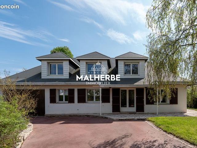 Maison 8 pièces 242 m²