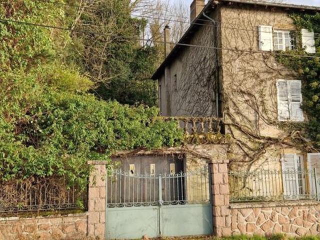 Maison 8 pièces 242 m²