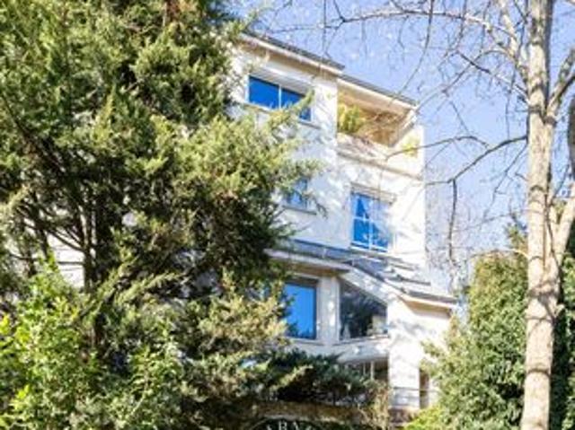 Maison 8 pièces 242 m²