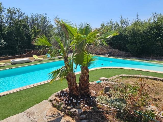 Maison 8 pièces 242 m²