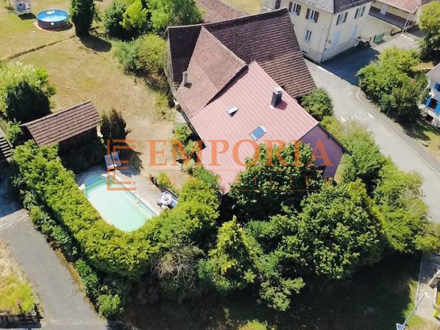 Maison 8 pièces 242 m²