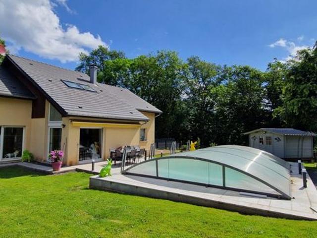 Maison 8 pièces 242 m²