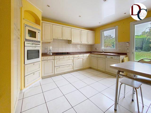 Maison 8 pièces, 242 m² à louer à Écouen 95440