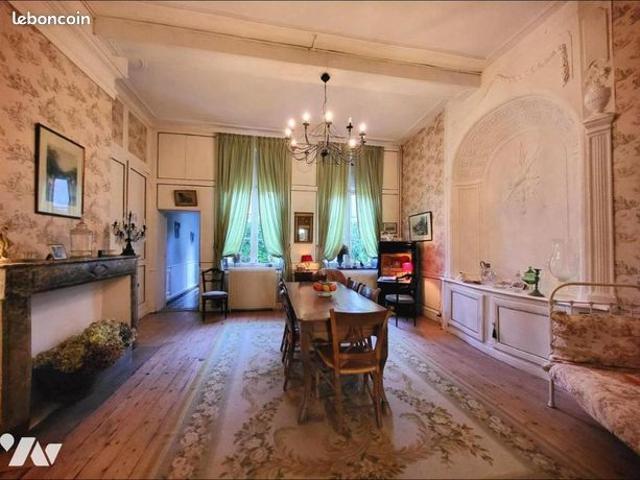Maison 8 pièces 243 m²
