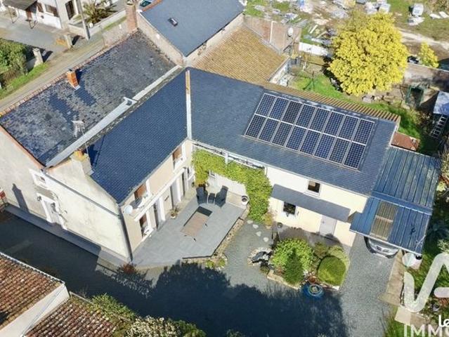 Maison 8 pièces 243 m²