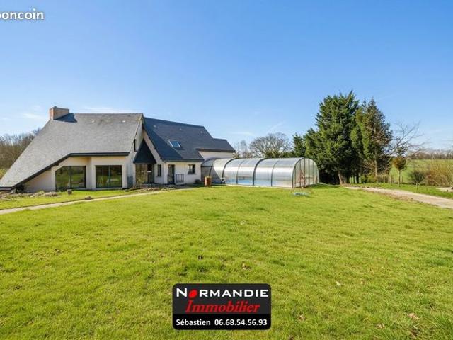 Maison 8 pièces 243 m²