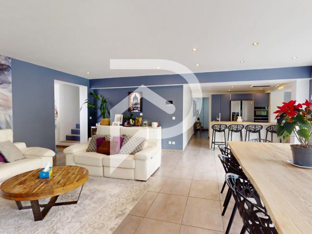 Maison 8 pièces 243 m²