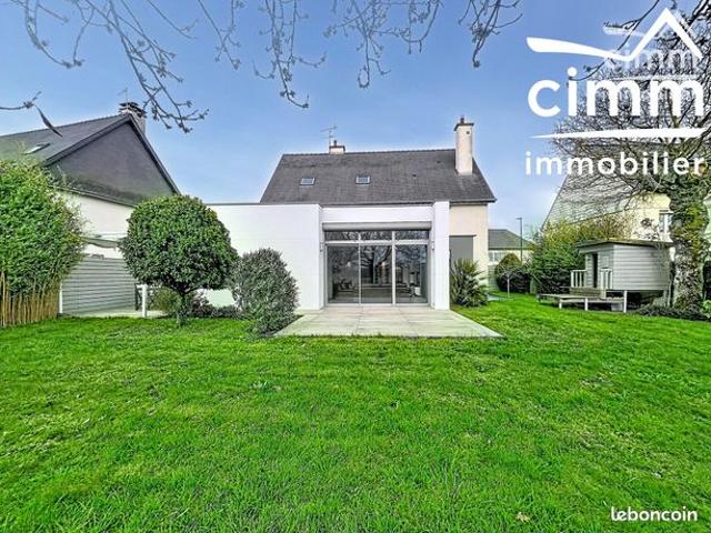 Maison 8 pièces 243 m²