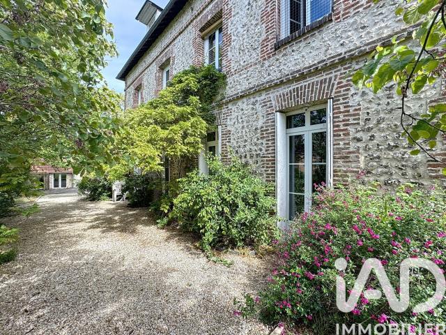 Maison 8 pièces 243 m²
