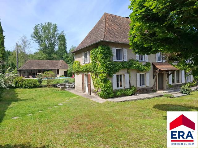 Maison 8 pièces 243 m²