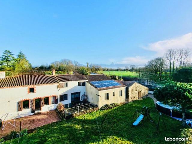 Maison 8 pièces 243 m²