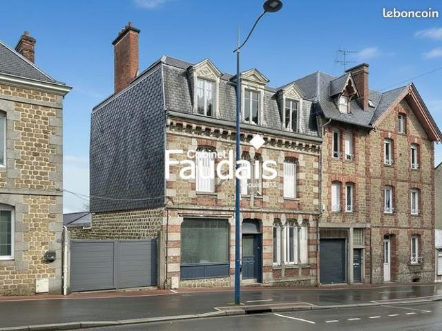 Maison 8 pièces 243 m²