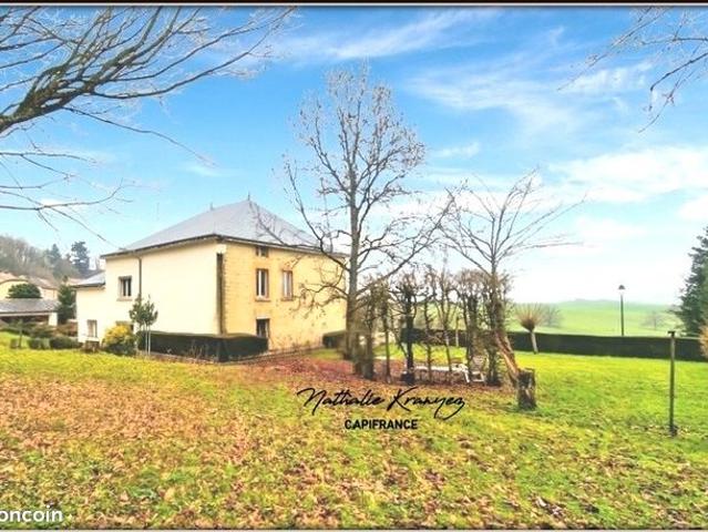 Maison 8 pièces 243 m²