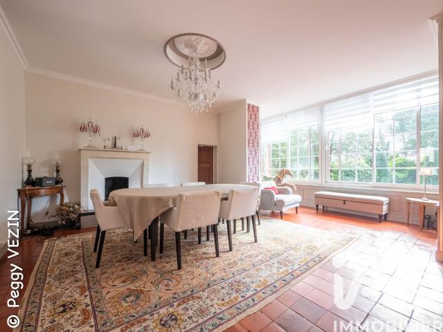 Maison 8 pièces 243 m²