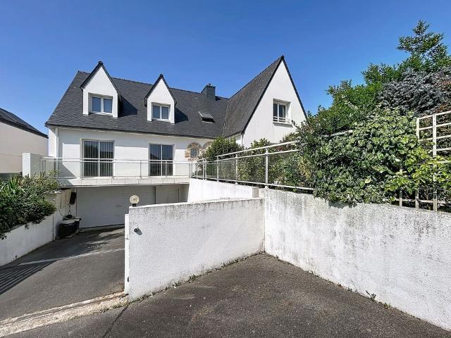 Maison 8 pièces 243 m²