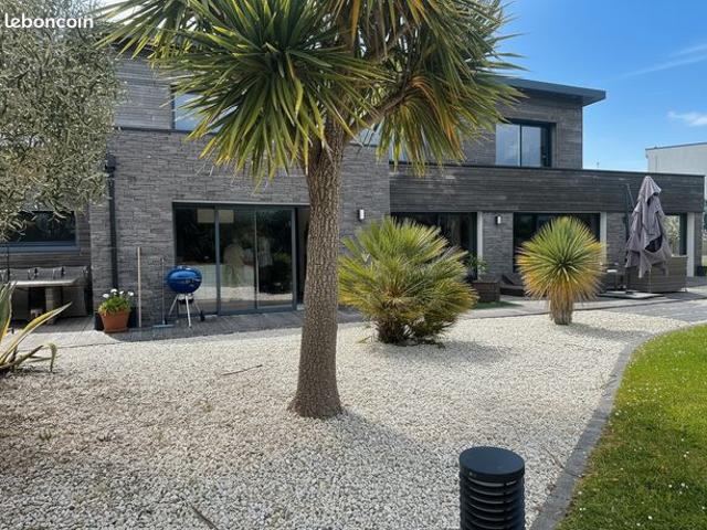 Maison 8 pièces 243 m²