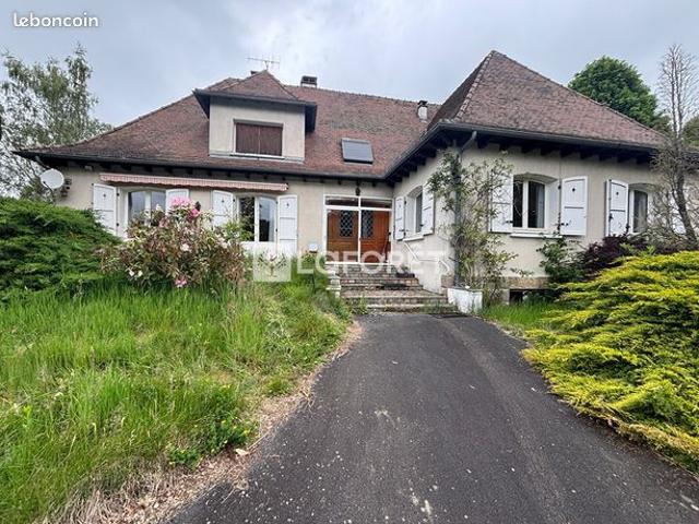 Maison 8 pièces 243 m²