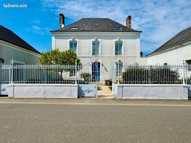 Maison 8 pièces 254 m²