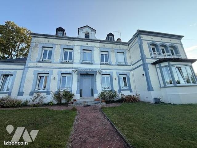 Maison 8 pièces 255 m²