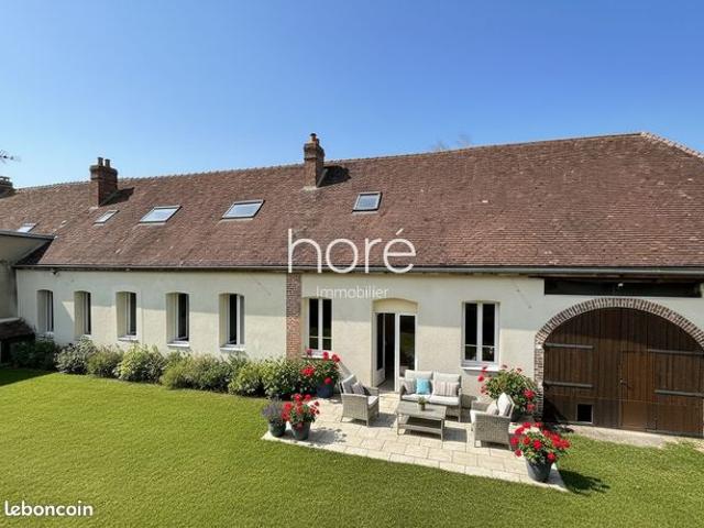 Maison 8 pièces 255 m²