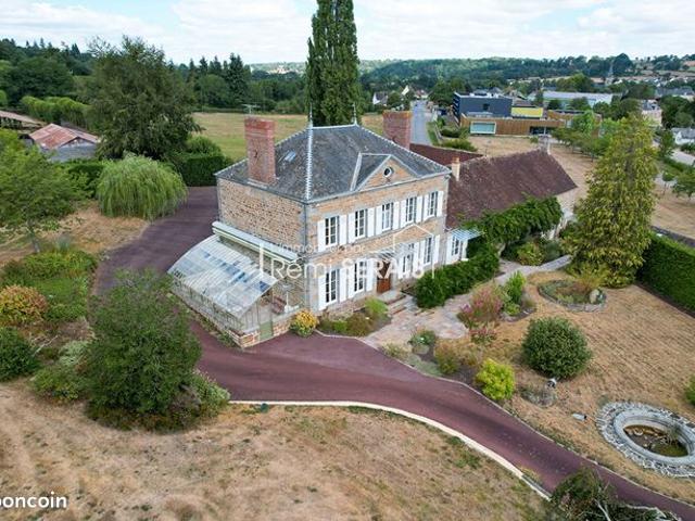 Maison 8 pièces 255 m²