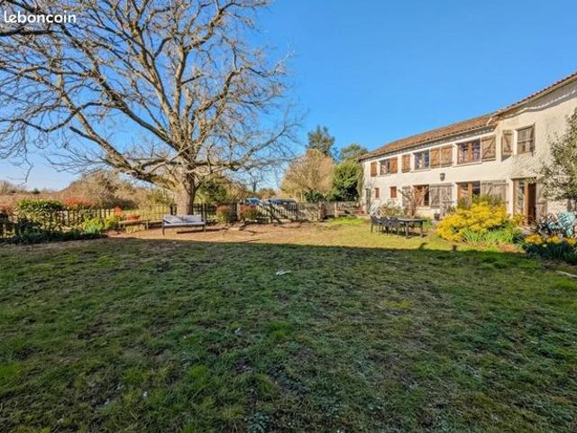 Maison 8 pièces 255 m²