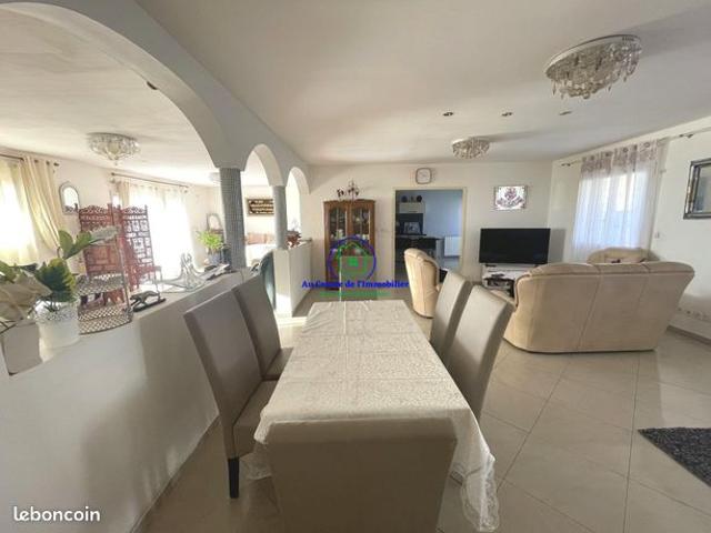 Maison 8 pièces 255 m²