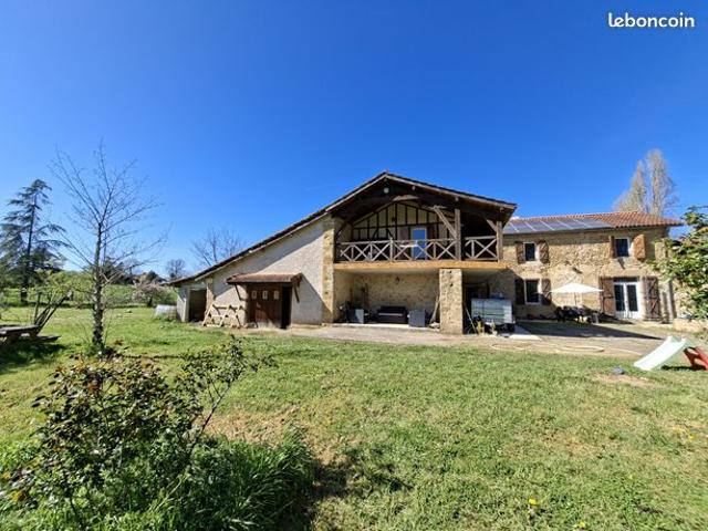 Maison 8 pièces 255 m²