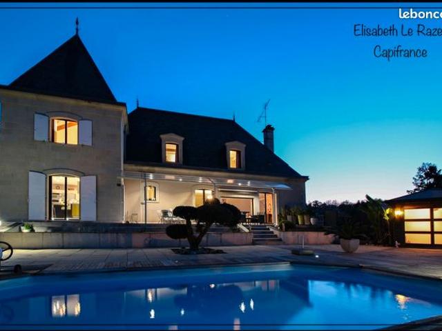 Maison 8 pièces 255 m²