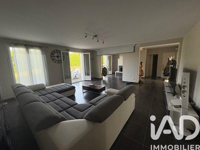 Maison 8 pièces 255 m²