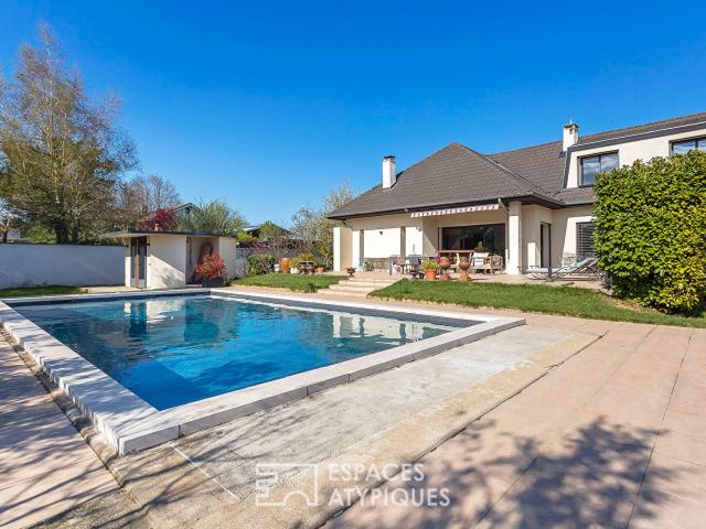 Maison 8 pièces 255 m²