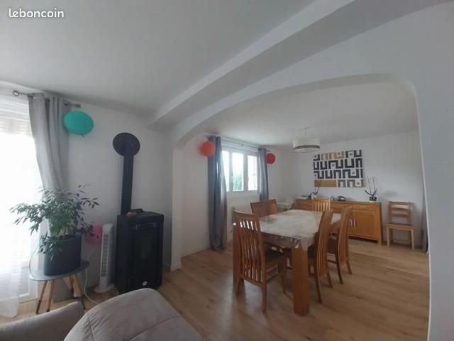 Maison 8 pièces 255 m²