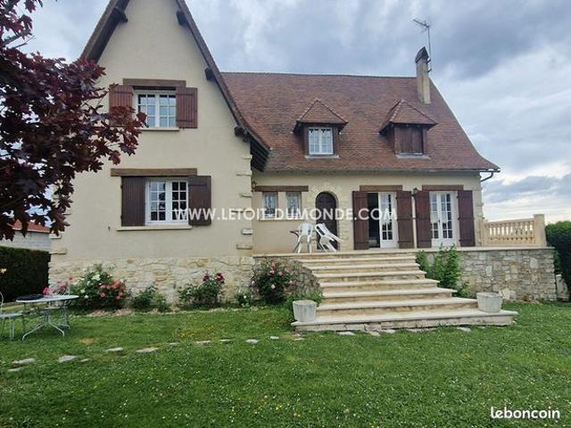 Maison 8 pièces 255 m²