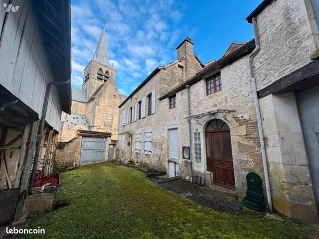 Maison 8 pièces 255 m²