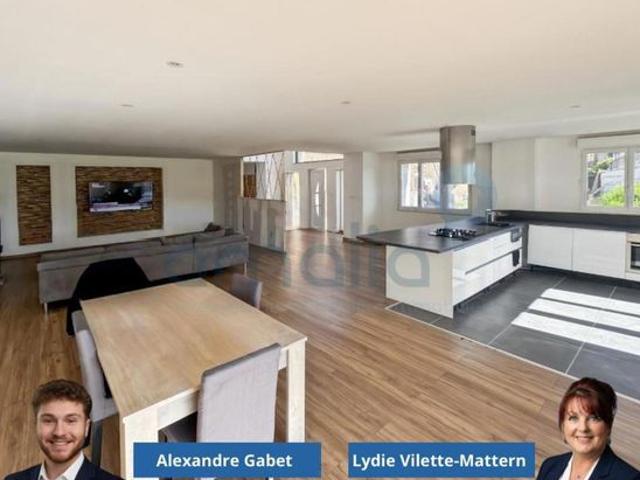 Maison 8 pièces 255 m²