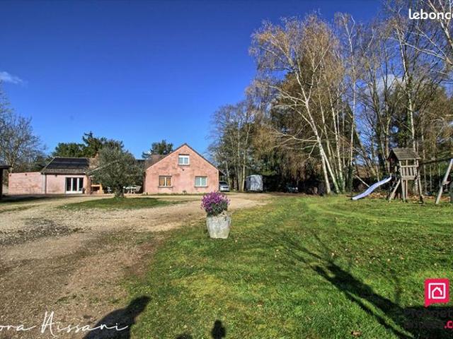 Maison 8 pièces 255 m²