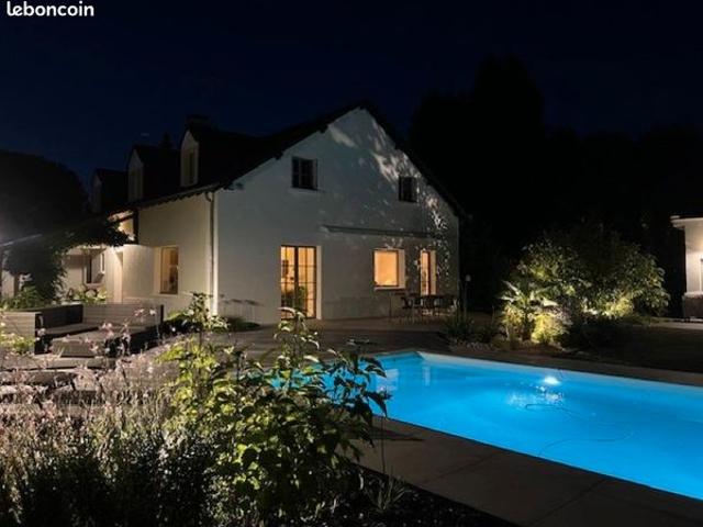 Maison 8 pièces 255 m²