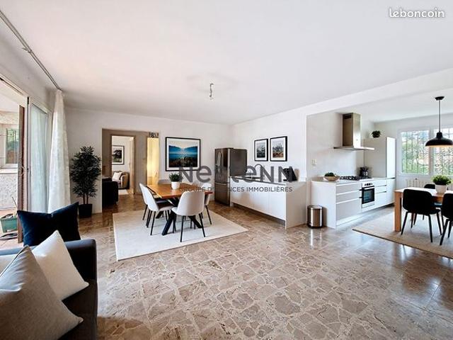 Maison 8 pièces 255 m²