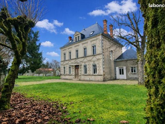 Maison 8 pièces 256 m²
