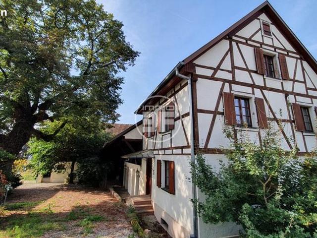 Maison 8 pièces 256 m²