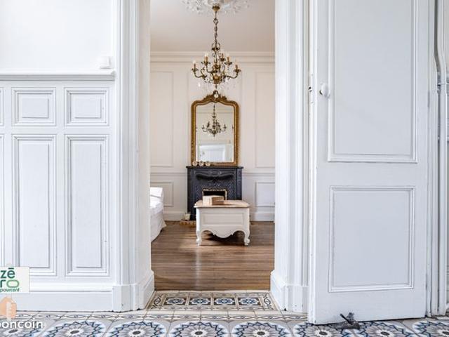 Maison 8 pièces 256 m²