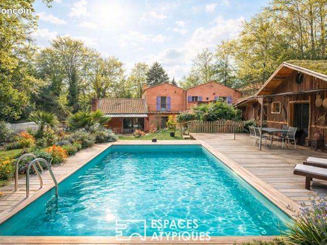 Maison 8 pièces 256 m²